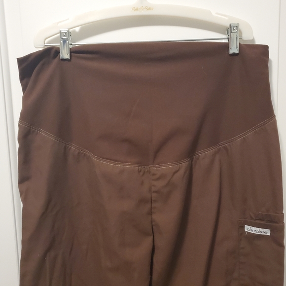 12/$30  🤰🤎 EUC brown Cherokee scrub pants - brown 1 - Picture 2 of 9